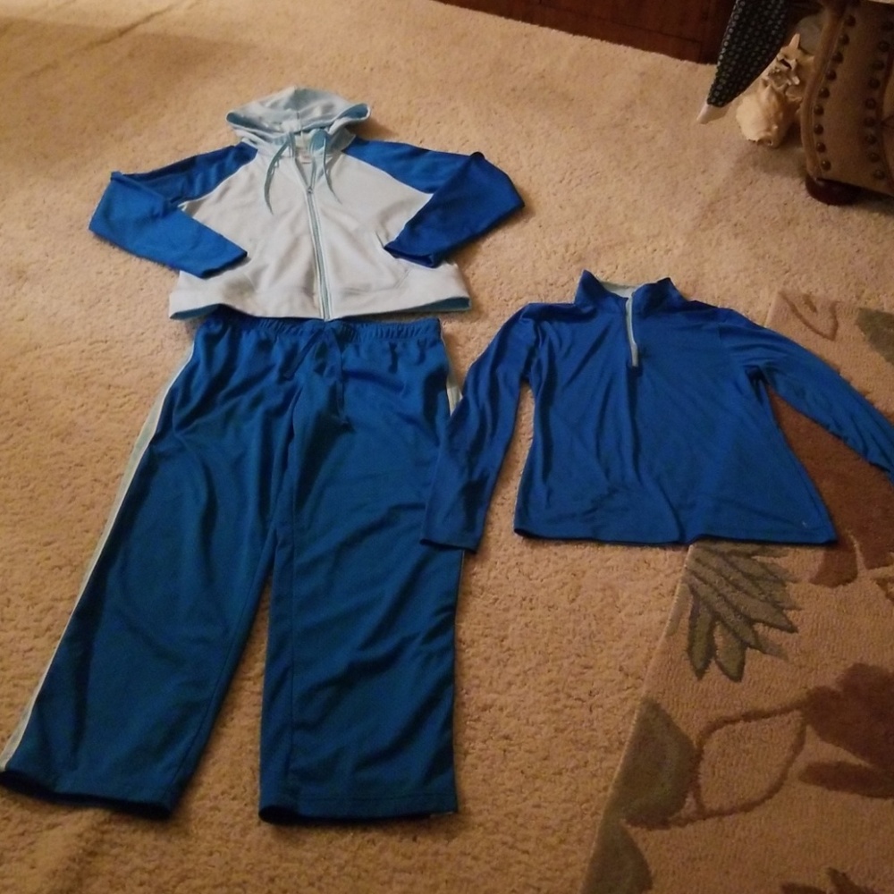 Like New 3 piece Tracksuit, teal and turquoise